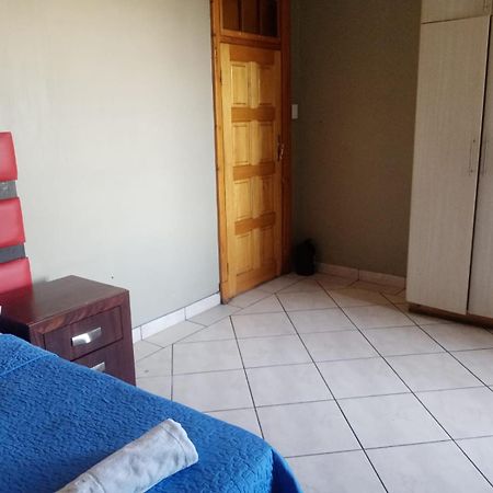 פרטוריה Ebony Guest House מראה חיצוני תמונה
