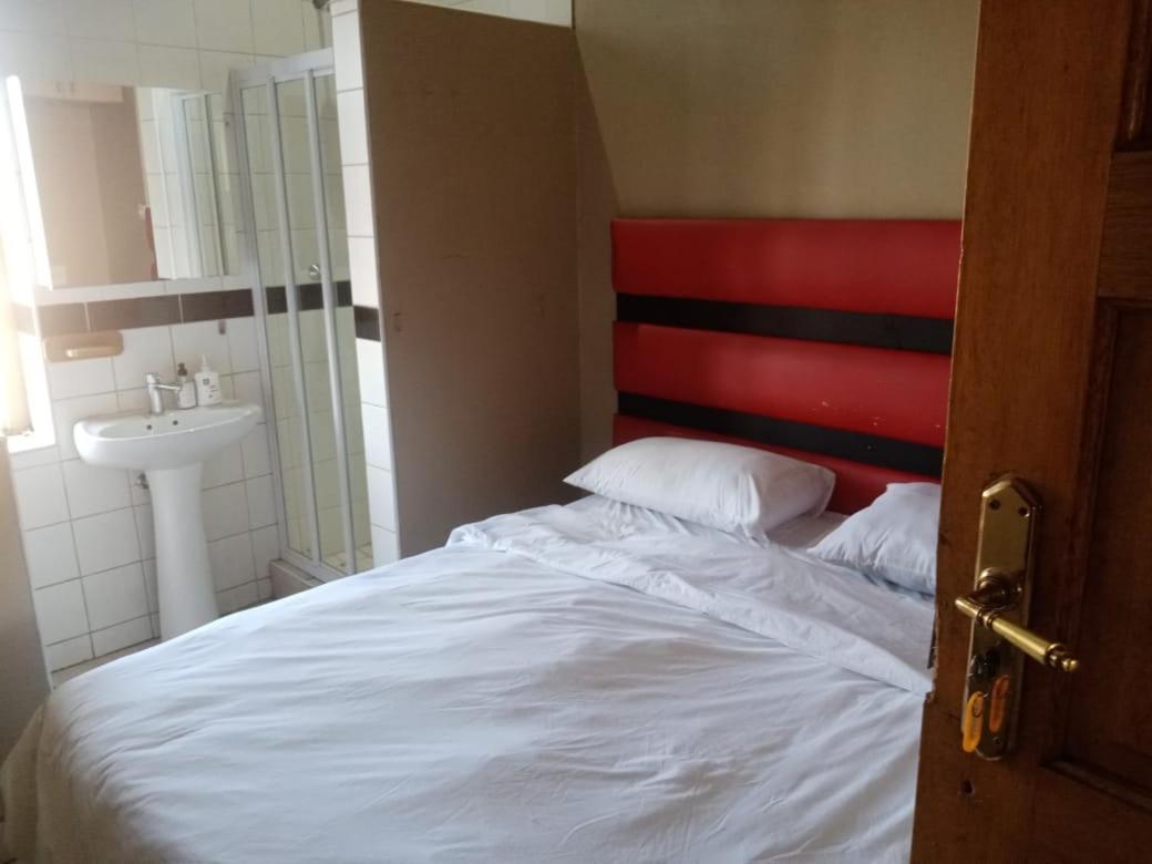 פרטוריה Ebony Guest House מראה חיצוני תמונה