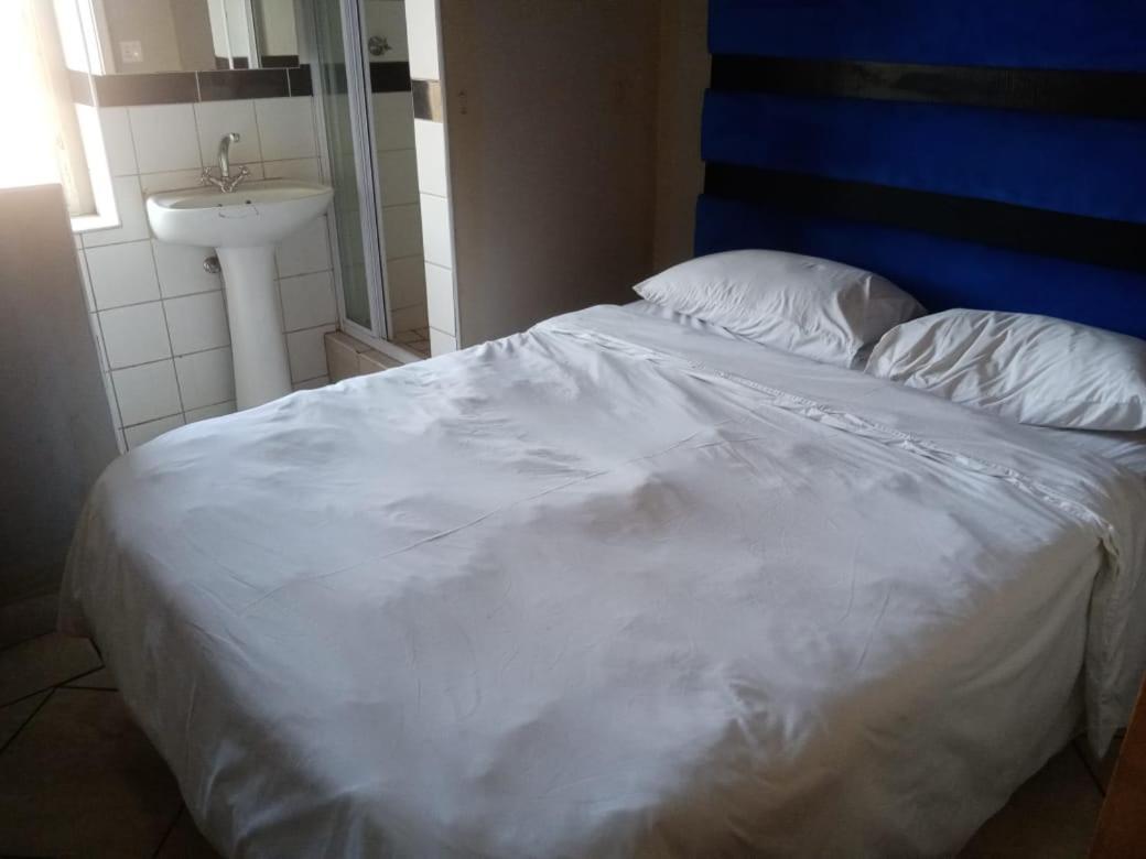 פרטוריה Ebony Guest House מראה חיצוני תמונה