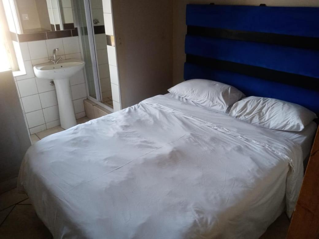 פרטוריה Ebony Guest House מראה חיצוני תמונה