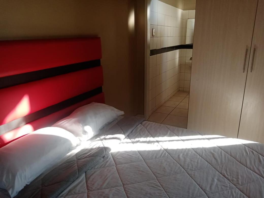 פרטוריה Ebony Guest House מראה חיצוני תמונה