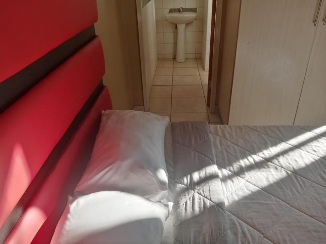 פרטוריה Ebony Guest House מראה חיצוני תמונה