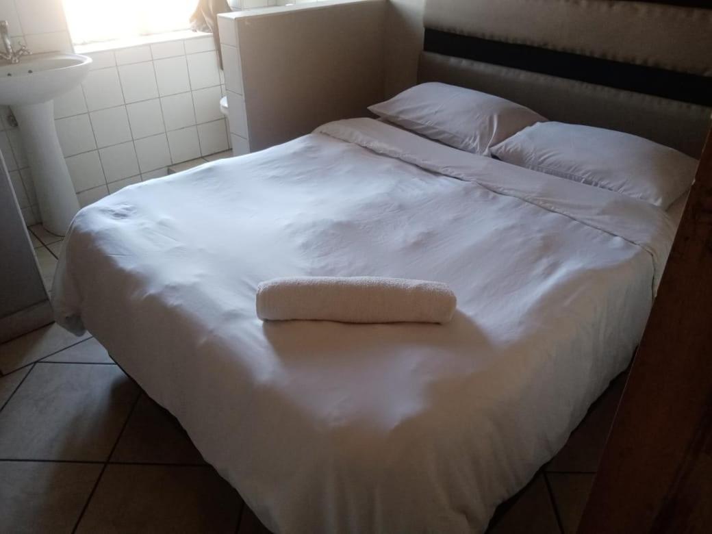 פרטוריה Ebony Guest House מראה חיצוני תמונה