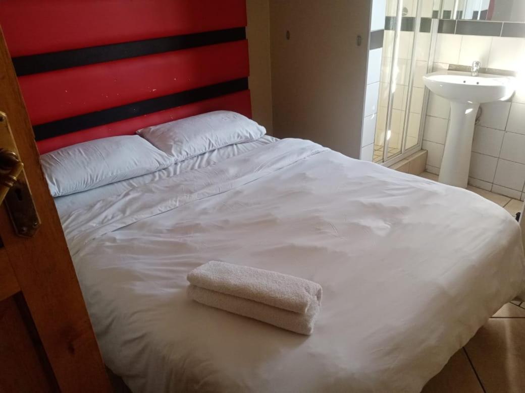 פרטוריה Ebony Guest House מראה חיצוני תמונה